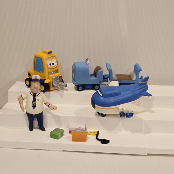 Super Wings World Airport Crew Collection Pack Exclusive Set of Large Figures